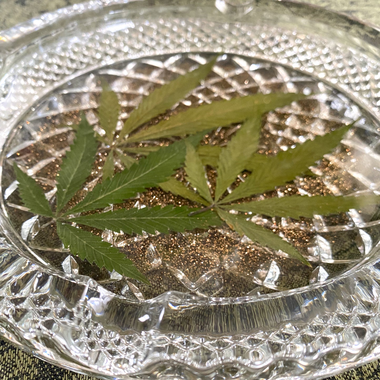 Glitter Hemp Leaf Ashtray